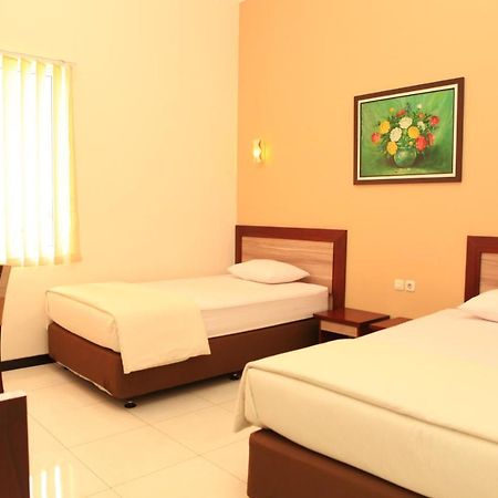 Hotel Arya Graha Semarang Esterno foto