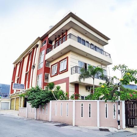 Hotel Arya Graha Semarang Esterno foto