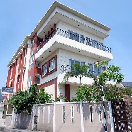 Hotel Arya Graha Semarang Esterno foto