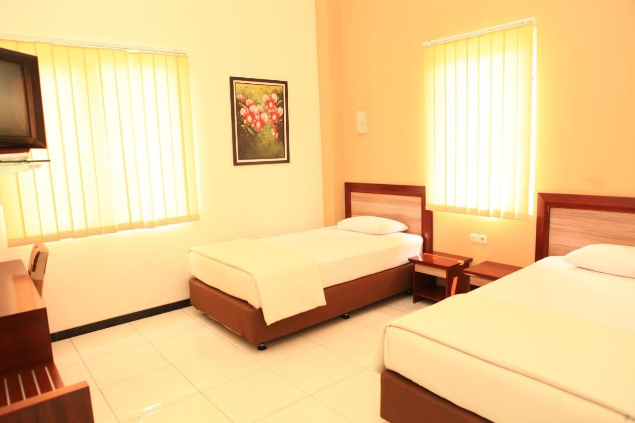 Hotel Arya Graha Semarang Esterno foto