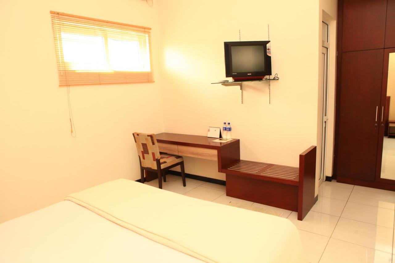 Hotel Arya Graha Semarang Esterno foto