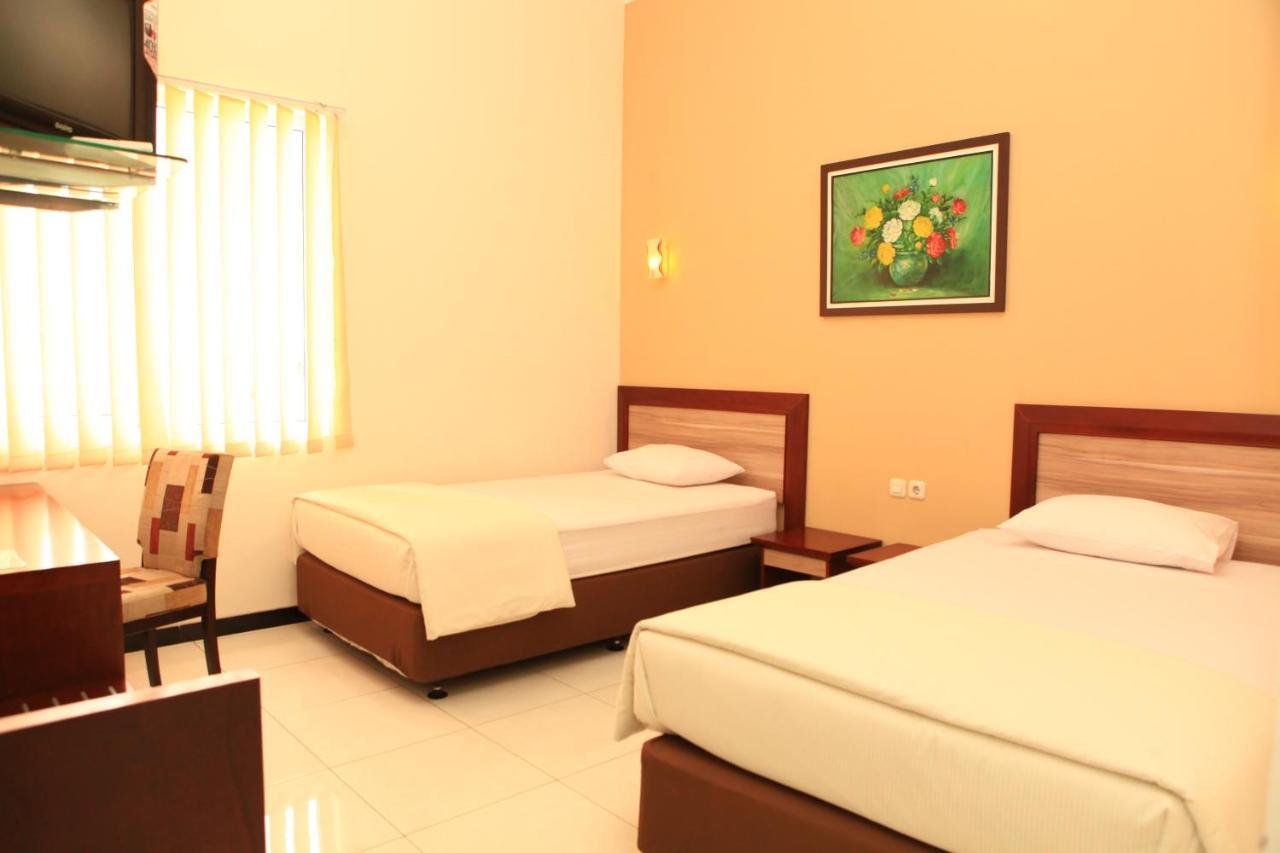 Hotel Arya Graha Semarang Esterno foto