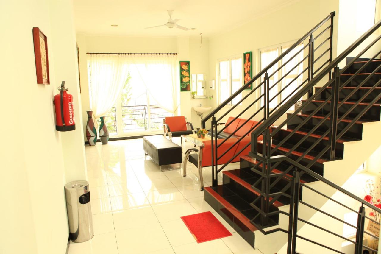 Hotel Arya Graha Semarang Esterno foto