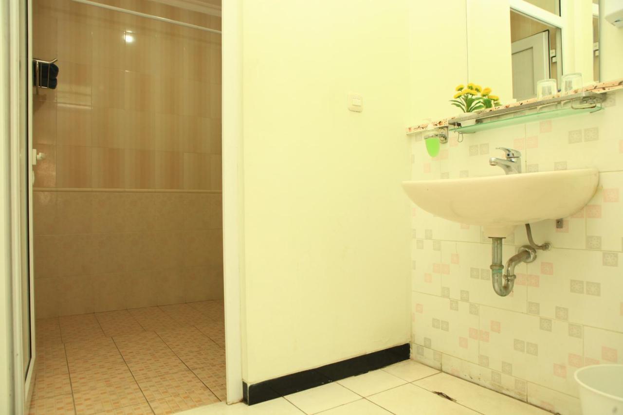 Hotel Arya Graha Semarang Esterno foto