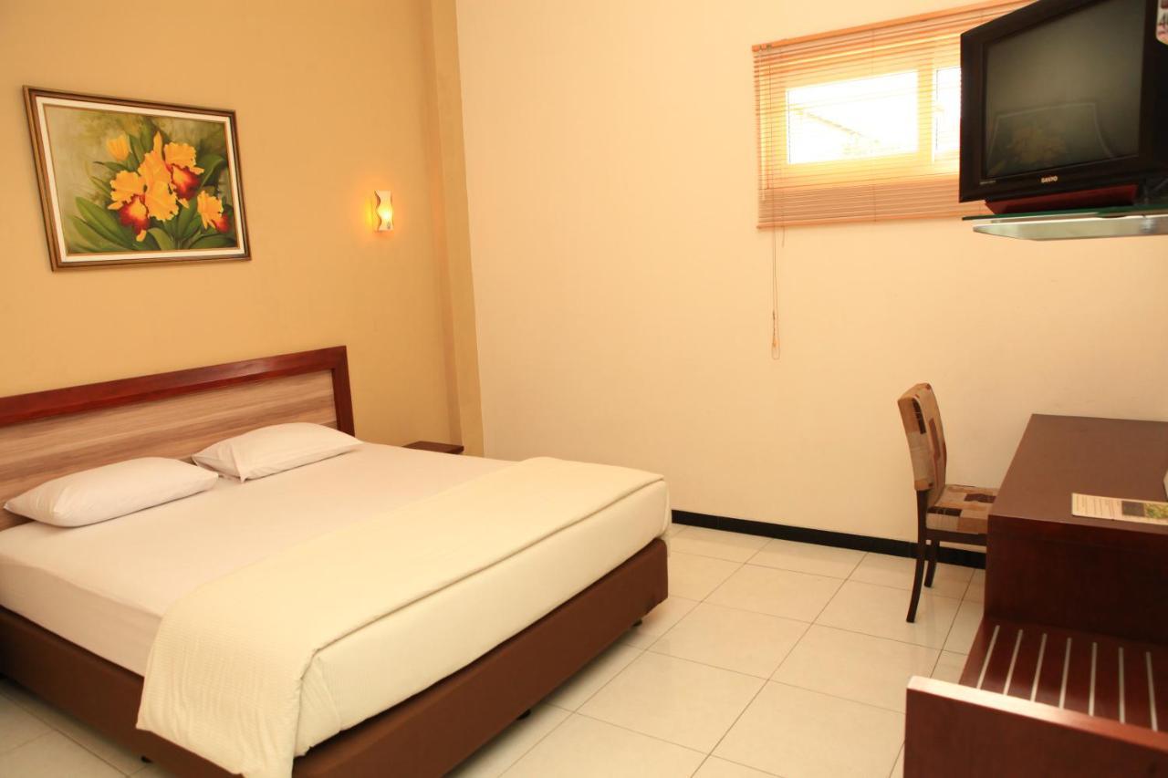 Hotel Arya Graha Semarang Esterno foto