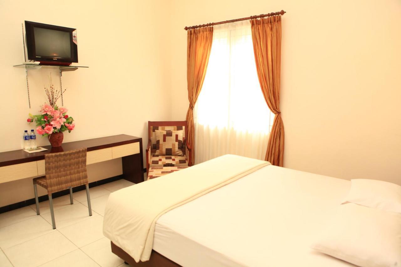 Hotel Arya Graha Semarang Esterno foto