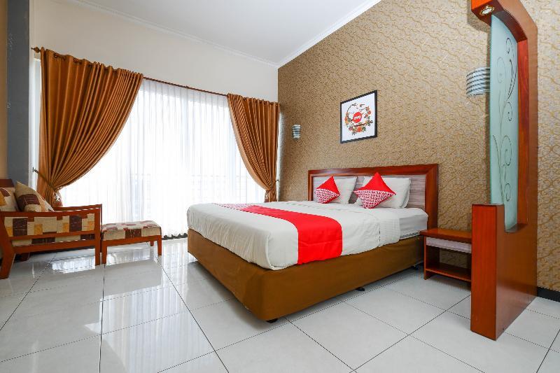 Hotel Arya Graha Semarang Esterno foto