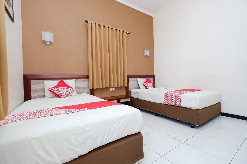 Hotel Arya Graha Semarang Esterno foto