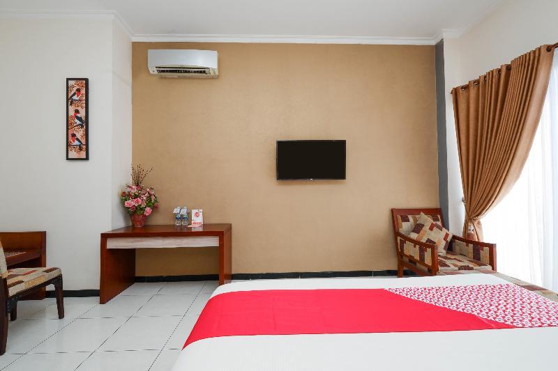 Hotel Arya Graha Semarang Esterno foto